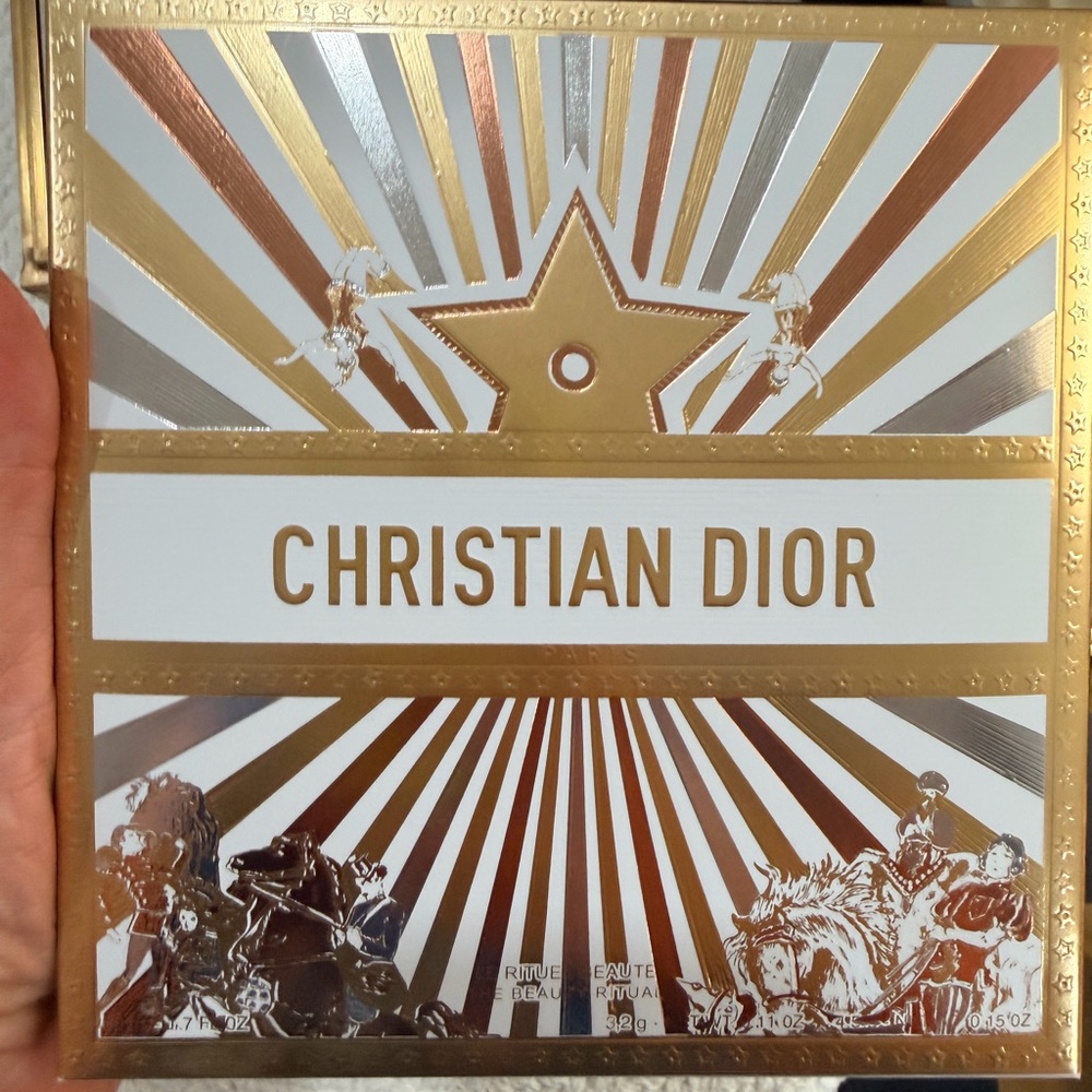 Dior (GWP) Gold Star Makeup Pouch Converted Crossbody Bag Chain Strap OS
NIB - Picture 14 of 14